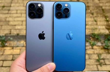 iPhone 17 Pro Max и iPhone 16 Pro Max: что выбрать и стоит ли переплачивать